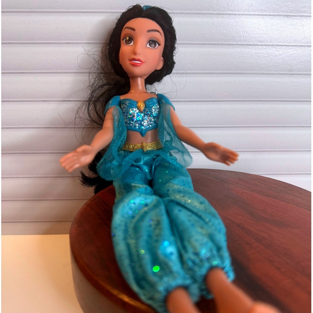 Disney Princess Royal Shimmer Aladdin Jasmine Fashion Doll